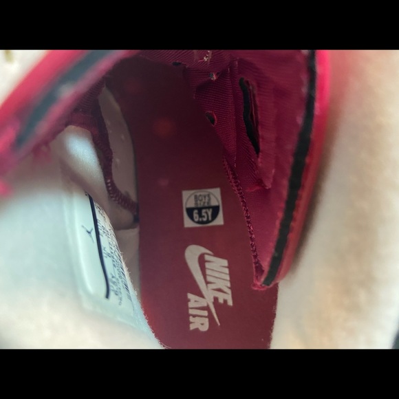 Jordan 6 Maroon - Picture 7 of 10